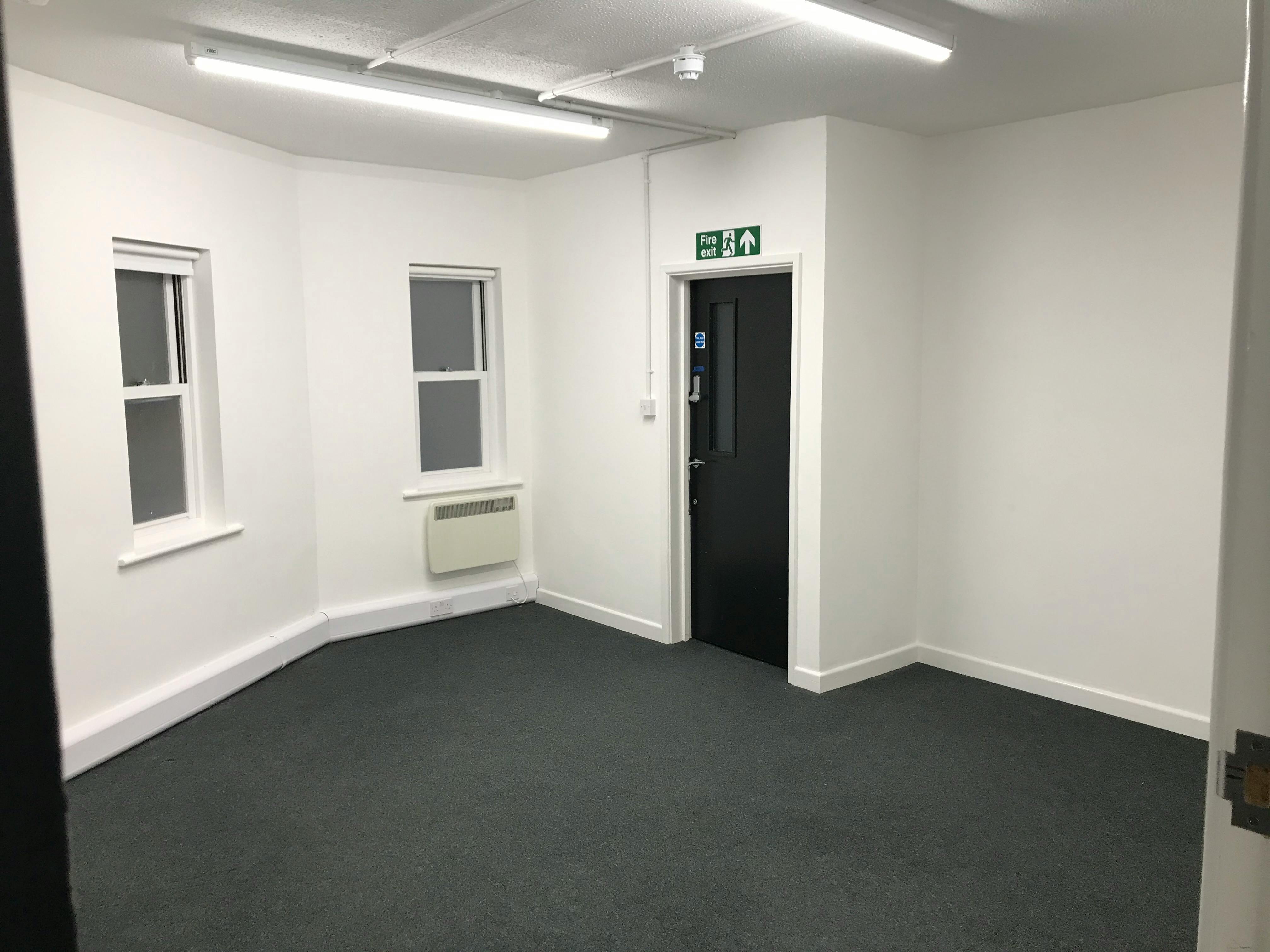 Office in Portsmouth - photo 3