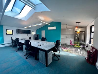 17 Linen House, Queens Park, Office To Let - linen2.jpg