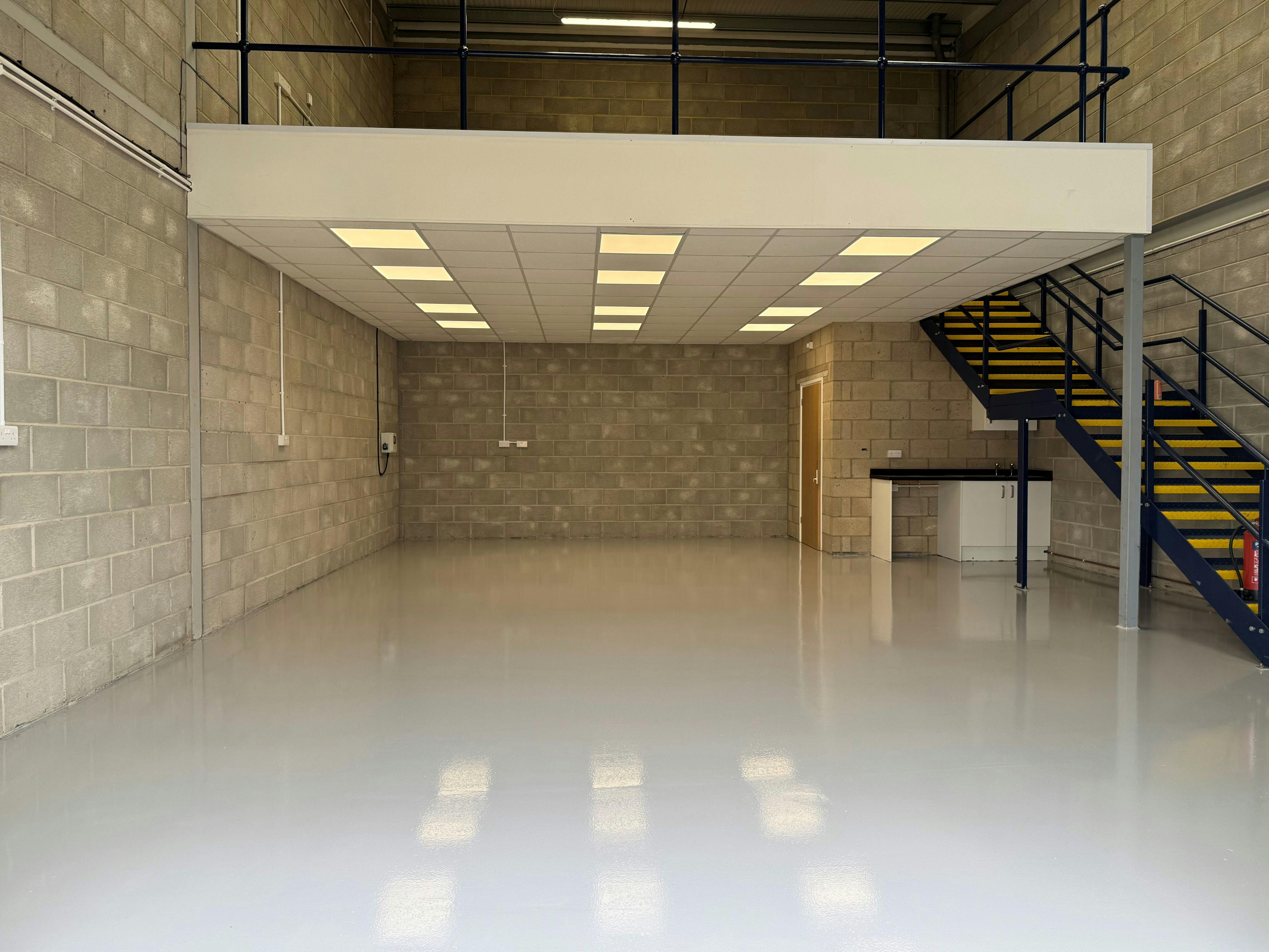 Industrial Unit in Chichester - photo 4