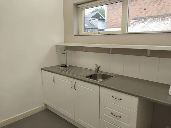 59B High Street, Ascot, Offices To Let - 20260518_163306.jpg