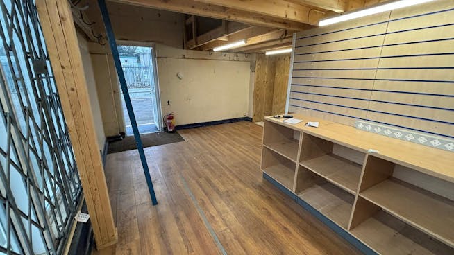 Archersfield, Basildon, Industrial / Office To Let / For Sale - WhatsApp Image 2025-02-18 at 14.04.14_7fc2477e.jpg