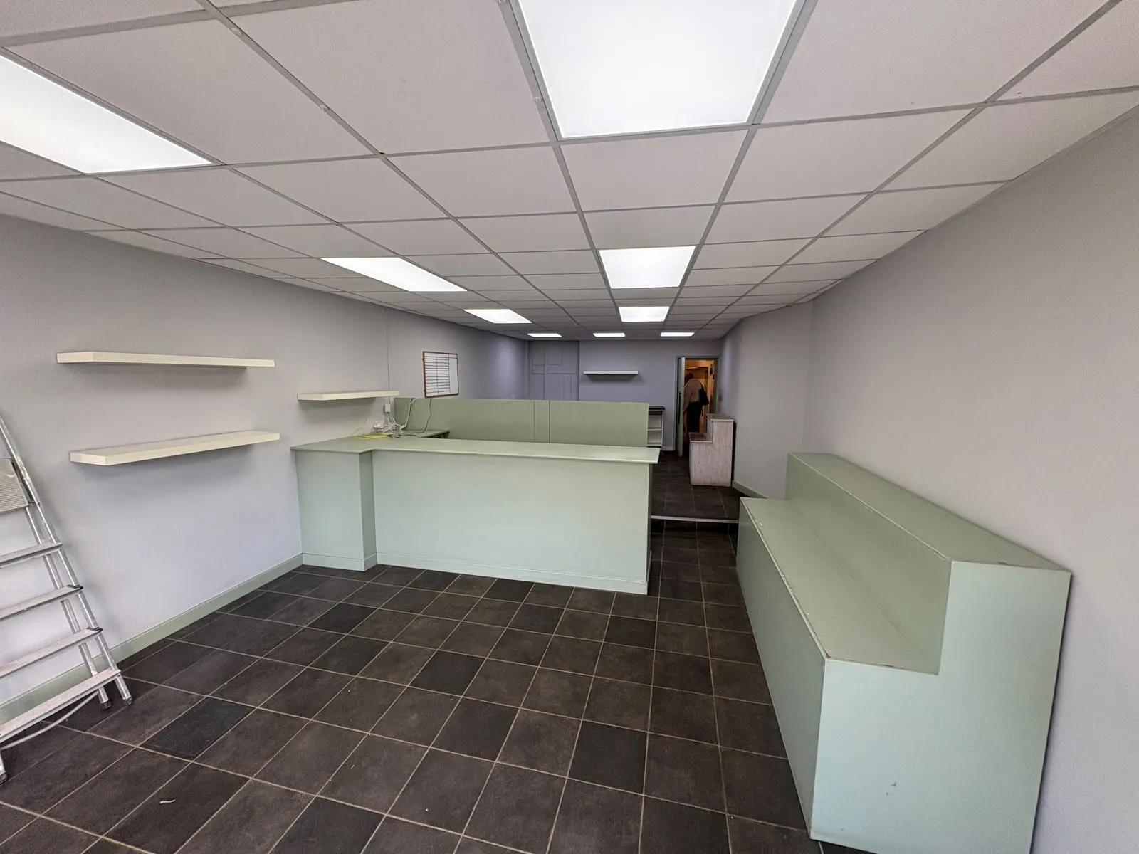 86 Otley Road, Leeds, Leisure / Retail To Let - HGTE5480.JPG