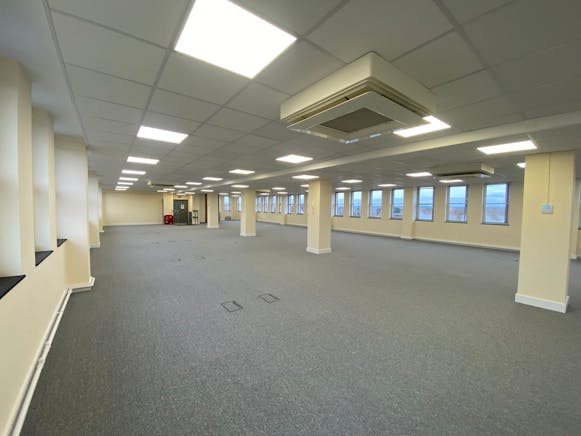 Suite 5A, Westmead House, Farnborough, Offices To Let - PHOTO20241205171812.jpg