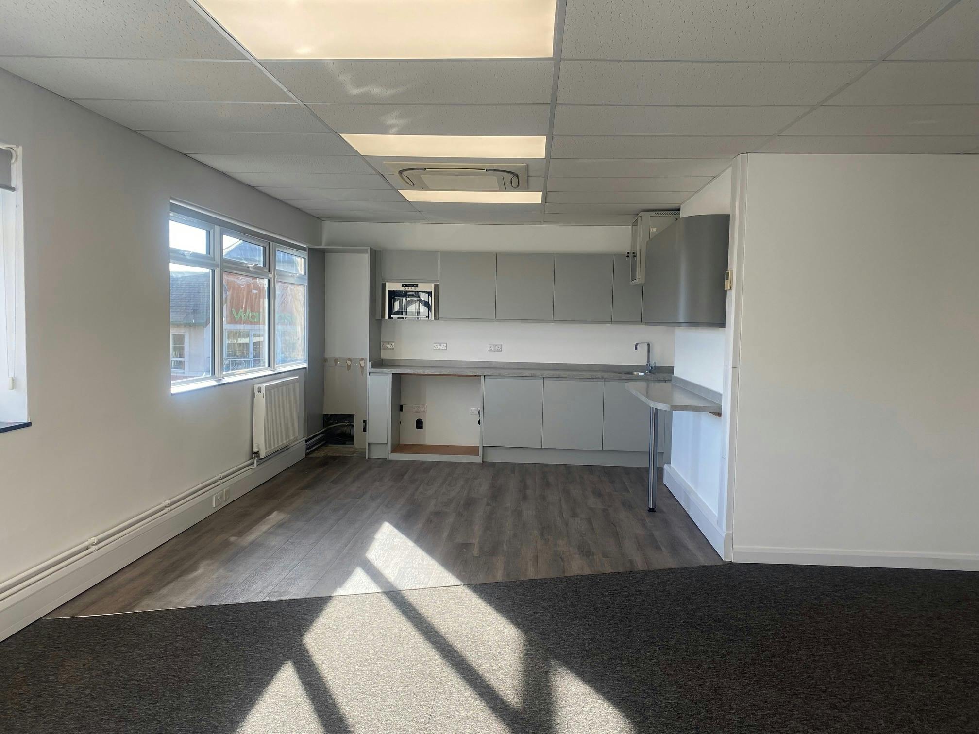 Office in Eastleigh - photo 3