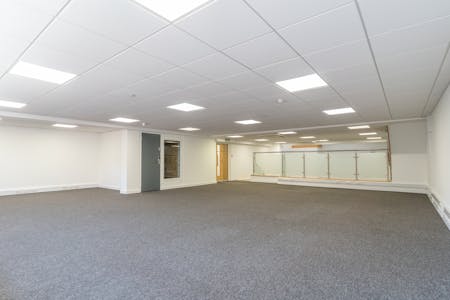 Ground Floor, 96-99 Queens Road, Brighton, Retail To Let - DSC08340.jpg