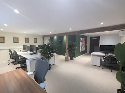 Lydling Barns 1, Puttenham Lane, Shackleford, Office To Let - PXL_20260312_152426894.jpg