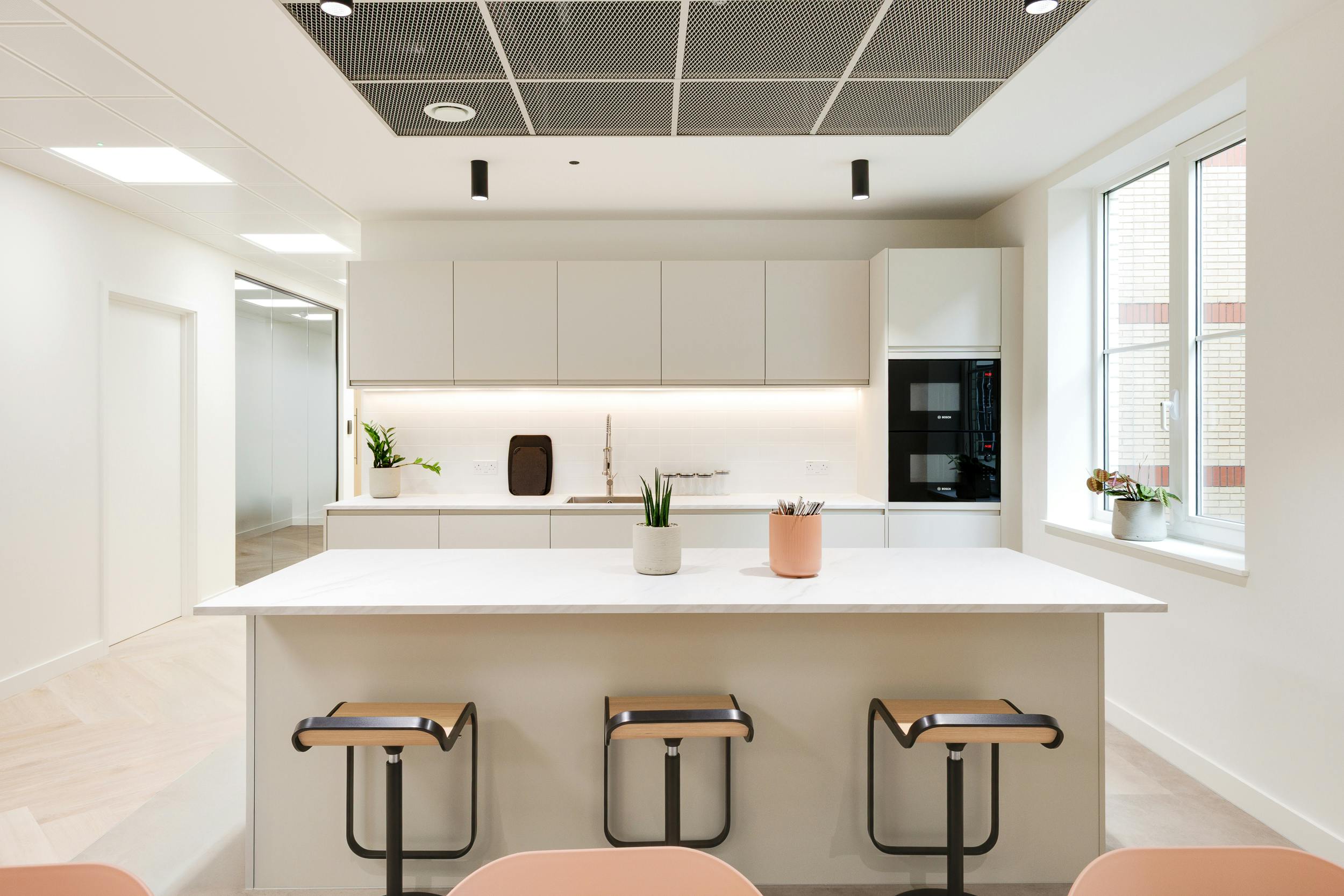 Finlaison House, Finlaison House, London, Offices To Let - Kitchen