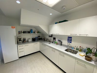 Sun Court, 66-67 Cornhill, London, Office To Let - 6667 Cornhill Kitchen.jpg