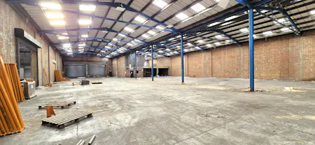 Unit 3 & Unit 5, Lancing Business Park, Lancing, Industrial To Let - 20251121_121714 - Edited.jpg