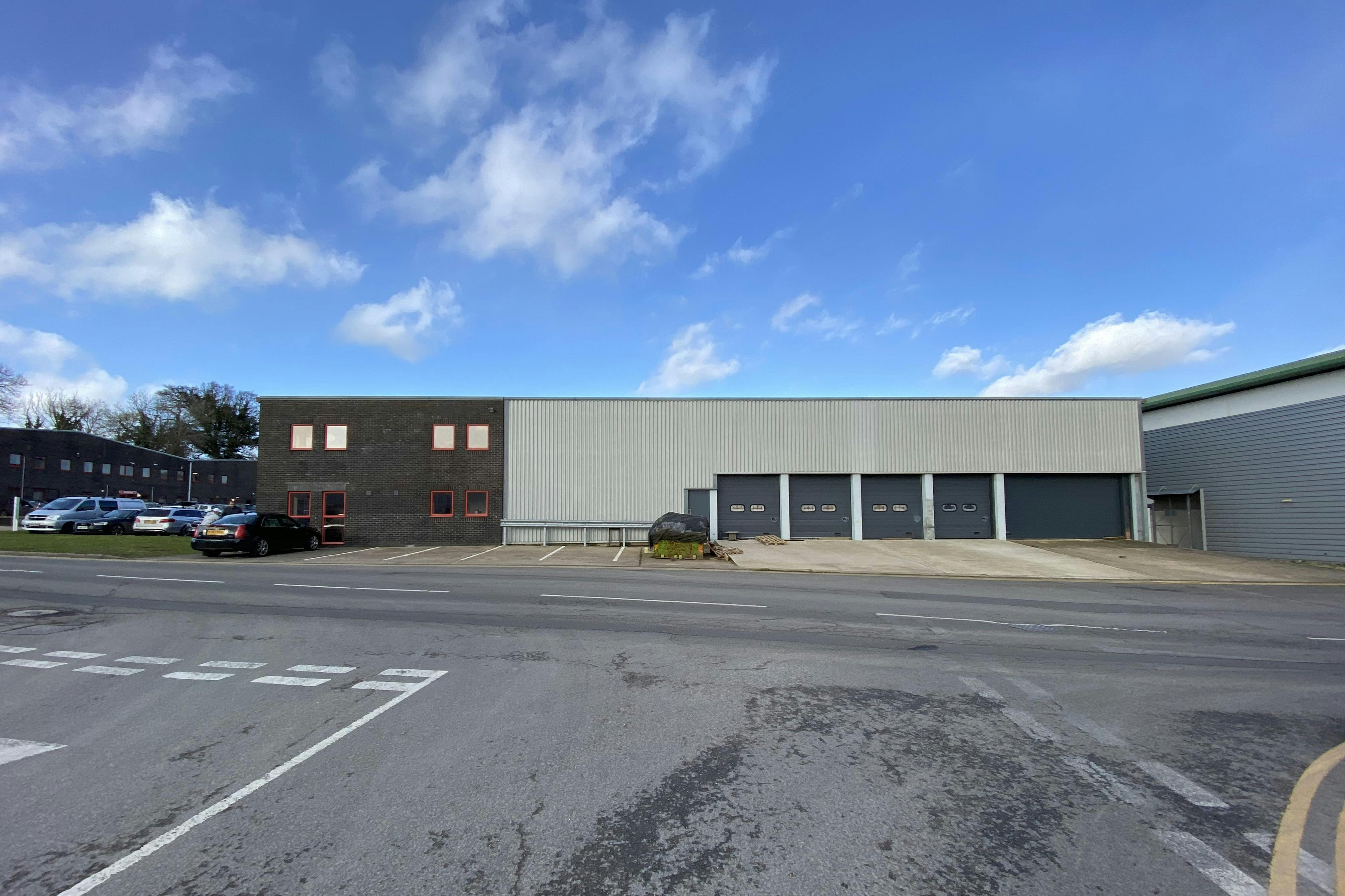 Unit 1, Field End, Crendon Industrial Park, Long Crendon, Industrial To Let - SIDE.JPG