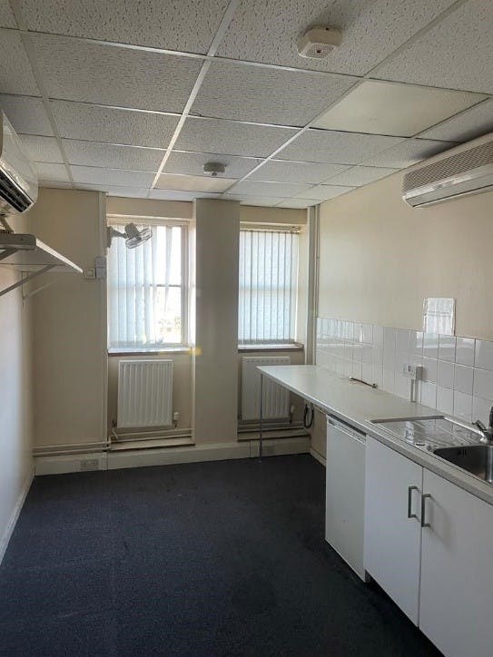 1st Floor Offices, Vickers Business Centre, Basingstoke, Offices To Let - Kitchen.jpg