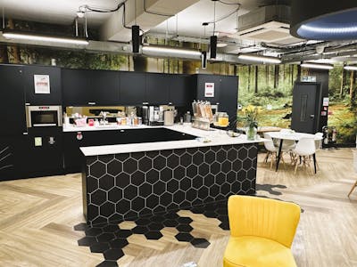 60 Petty France, London, Serviced Office To Let - 60 Petty France, London SW1H 9EU - main kitchen .jpg