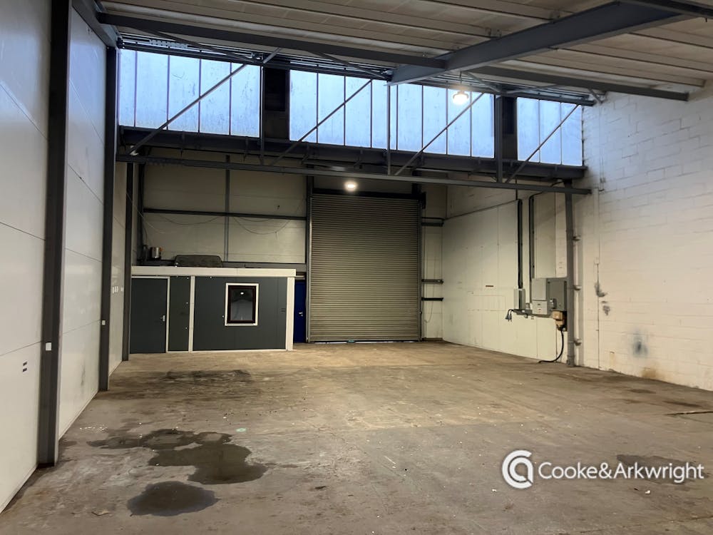 Unit 16A, Springvale Industrial Estate, Cwmbran, Industrial/Logistics To Let - Internal.jpg