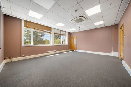 Spectrum House, City Place, Gatwick, Office To Let - SH Gatwick Low Res 60.jpg