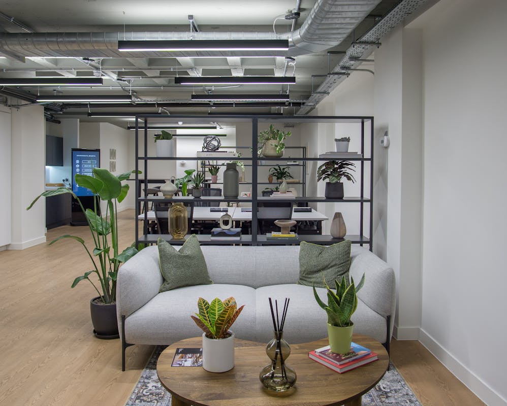 390 Strand, Office / Serviced Office To Let - 390 Strand-01.jpg