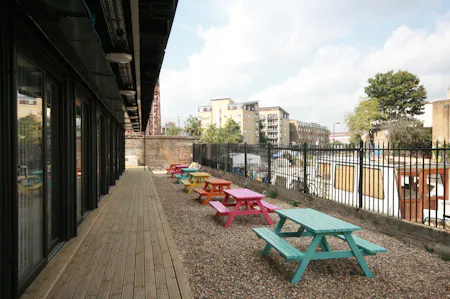 Half Unit Containerville, Corbridge Crescent, Hackney, Office To Let - 14.JPG