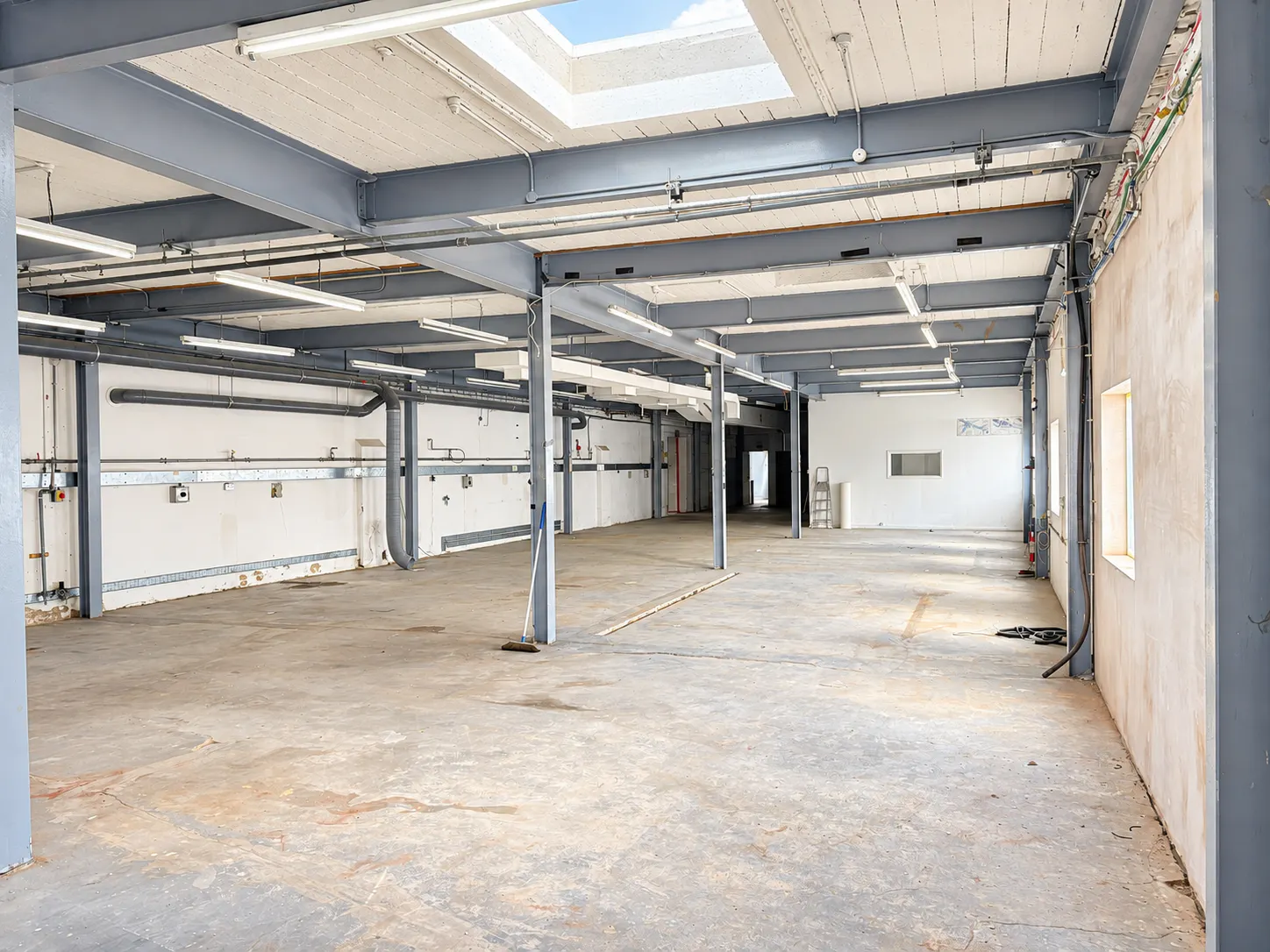 Newmet House and Fordoun House, Newmet House, Rue De St Lawrence, Waltham Abbey, Industrial For Sale - First floor workshop.png