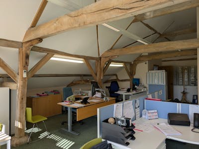 Danceys Barn, Guildford Surrey, Office To Let - PXL_20250304_110801656.jpg