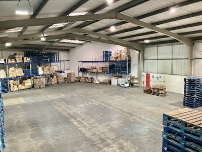 2B Enterprise Trading Estate, Southall, Warehouse To Let - 2B Enterprise - Warehouse 1.jpg