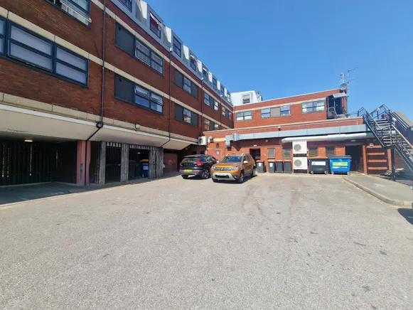 Unit 4 Richmond Court, 307 Fleet Road, Fleet, Retail To Let - 20260526_110146.jpg