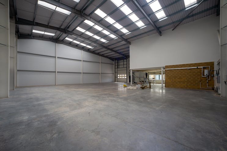 Unit 4 Millars Business Park, Wokingham, Industrial / Warehouse To Let - Unit 4 - Warehouse.jpg