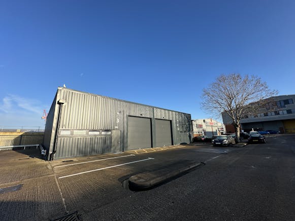 Unit 3 & 4 Wellington Park Industrial Estate, Staples Corner, Industrial To Let - 20260114_094330889_iOS.jpg