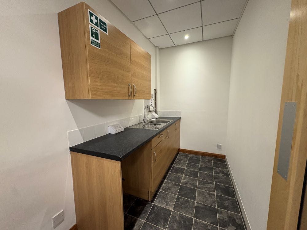 Unit 11-12 Somerville Court, Banbury, Office To Let / For Sale - image00078.jpg