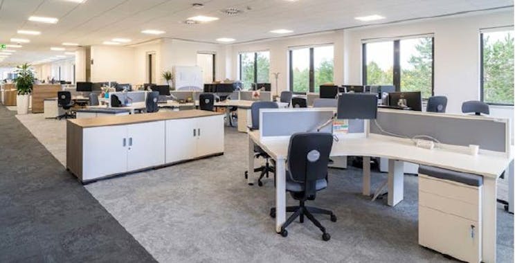 Warwick House, Farnborough, Offices To Let - Screenshot 20240208 101432.jpg