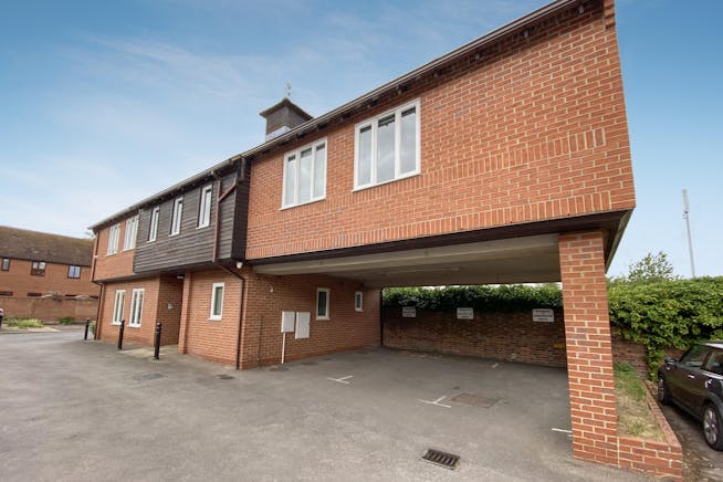 15 Dorchester Place, Thame, Office To Let - PARKING.jpg