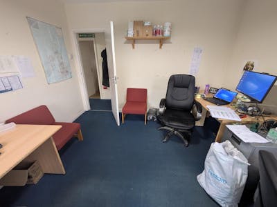 First Floor Offices, 204 London Road, Guildford, Office To Let - 1000020683.jpg