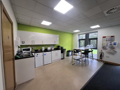 Ground Floor, Unit 3, The Triangle, Worcester, Office To Let - 20260217_100102.jpg