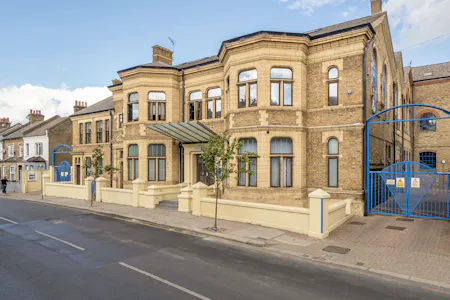 9 & 19 Linen House, Queens Park, Office To Let / For Sale - 1498593-8-6a6b51696c6ae.jpg