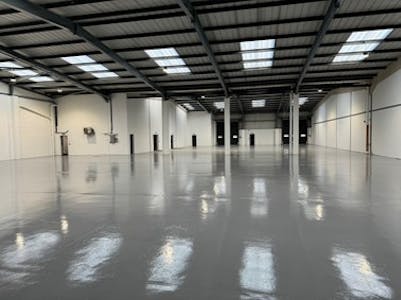 Unit 4A Tinsley Lane North, Tinsley Lane North, Crawley, Warehouse To Let - 7354 4A TLN  10 251124.jpg