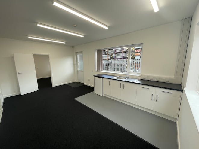 Building A155, Cutbush Lane, Reading, Office To Let - IMG_1225.JPG