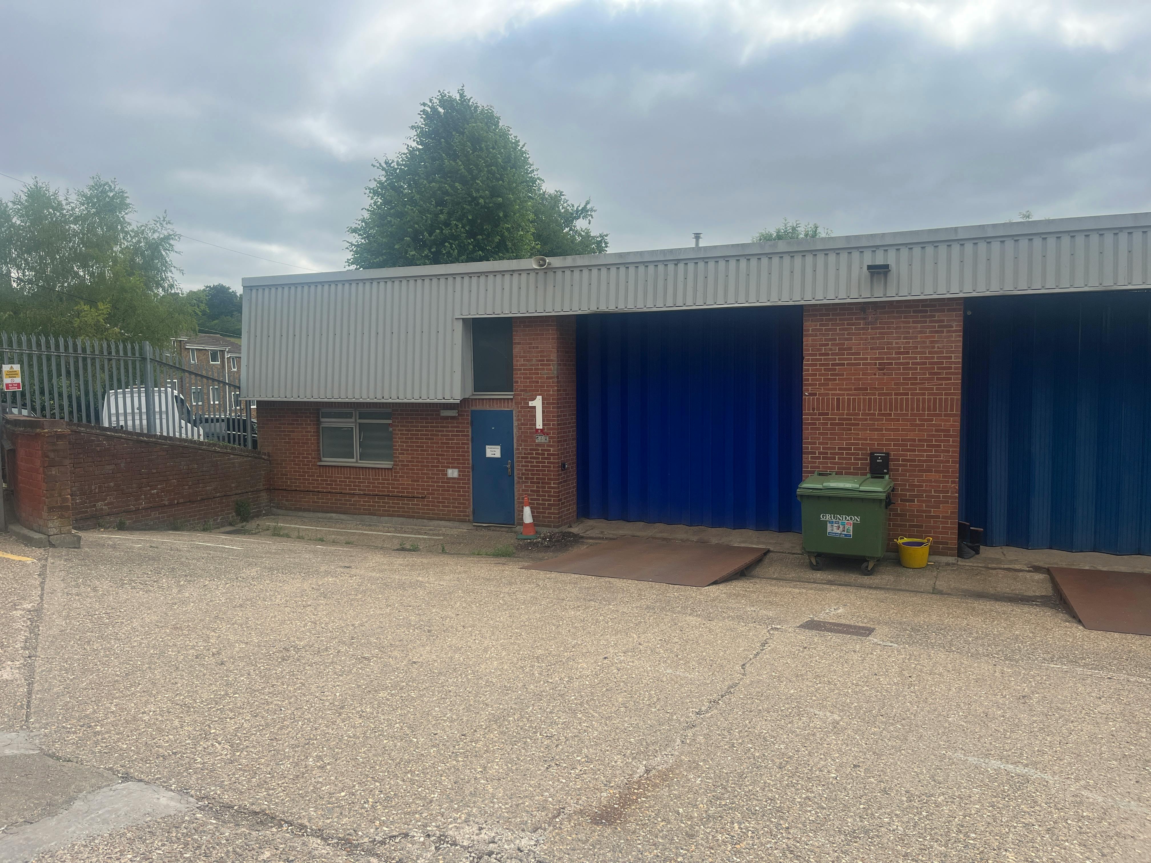 Unit 1, Howard Industrial Estate, Chilton Road, Chesham, Industrial To Let - 20250625_080022595_iOS.jpg