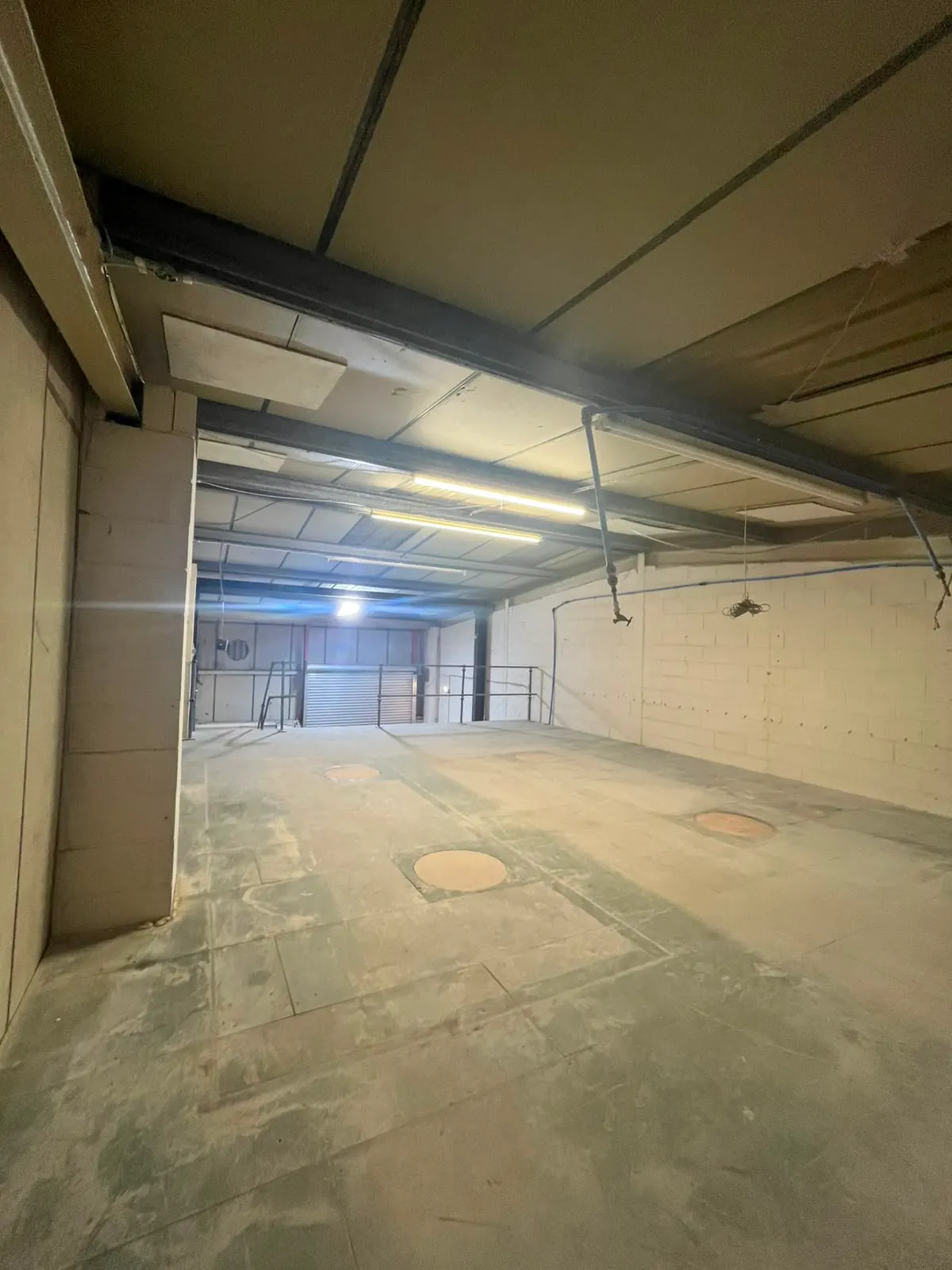 Unit 6, Hayes, Industrial To Let - 20260817_162724000_iOS.jpg