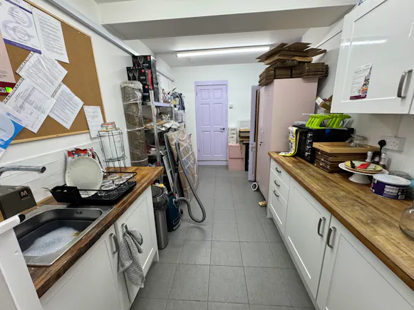 6 Hampton Terrace, Hindhead, Other / Other / Offices / Other / Retail To Let - IMG_4111.jpeg