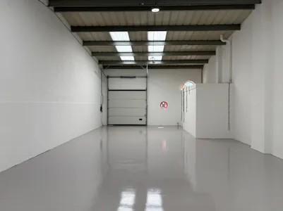 Unit 15 Mill Farm Business Park, Hounslow, Industrial/Logistics / Industrial / Warehouse To Let - Screenshot 2026-05-18 100112.png