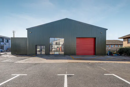4 Jefferson Way, Thame, Industrial / Leisure / Other / Retail To Let - 4 JEFFERSON WAY FRONT 2jpg.jpg