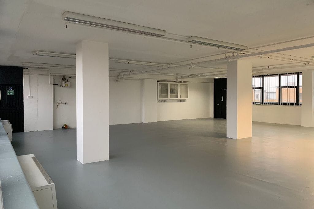 Industrial Unit in London - photo 2