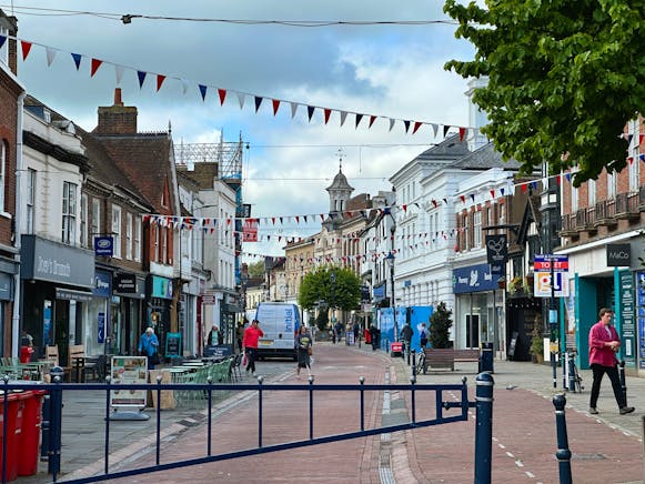 11a Bancroft, Hitchin, Retail To Let - Hitchin High St