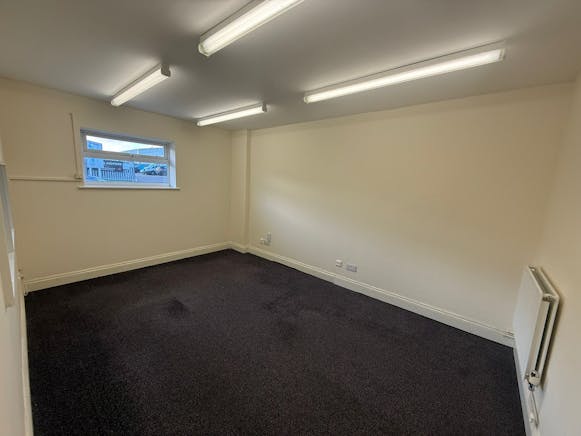 4 Victoria Court, Wickford, Industrial / Office To Let - WhatsApp Image 20251212 at 085508 2.jpeg