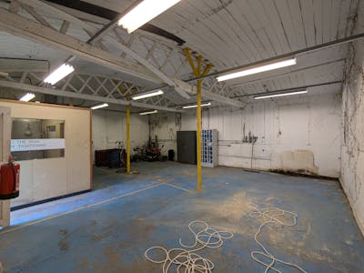 2 Belfast Store, Gedore Torque, Guildford, Industrial To Let - 1000006185.jpg
