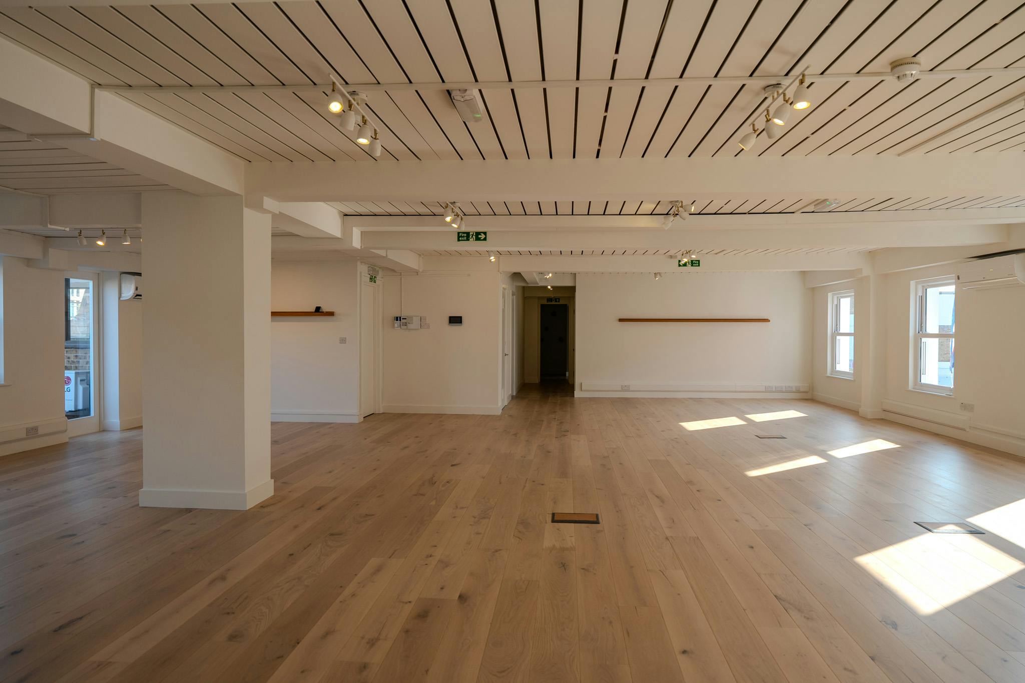 First floor office, 591-593 Kings Road, Fulham, Office To Let - DSC00121.jpg