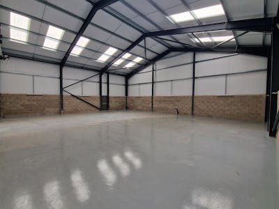 Unit 2 & 3, Hyde, Industrial/Logistics To Let - 20250606_132831.jpg