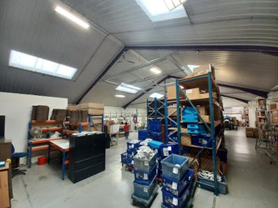 Flex7 Ltd, Ruscombe Business Park, Twyford, Office / Industrial / Warehouse For Sale - Flex 7 Low Eaves Warehouse image - jl .png