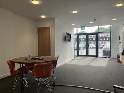 Fairbank House, 5-7 Moorfield Close, Leeds, Office To Let - IMG_5571.JPG