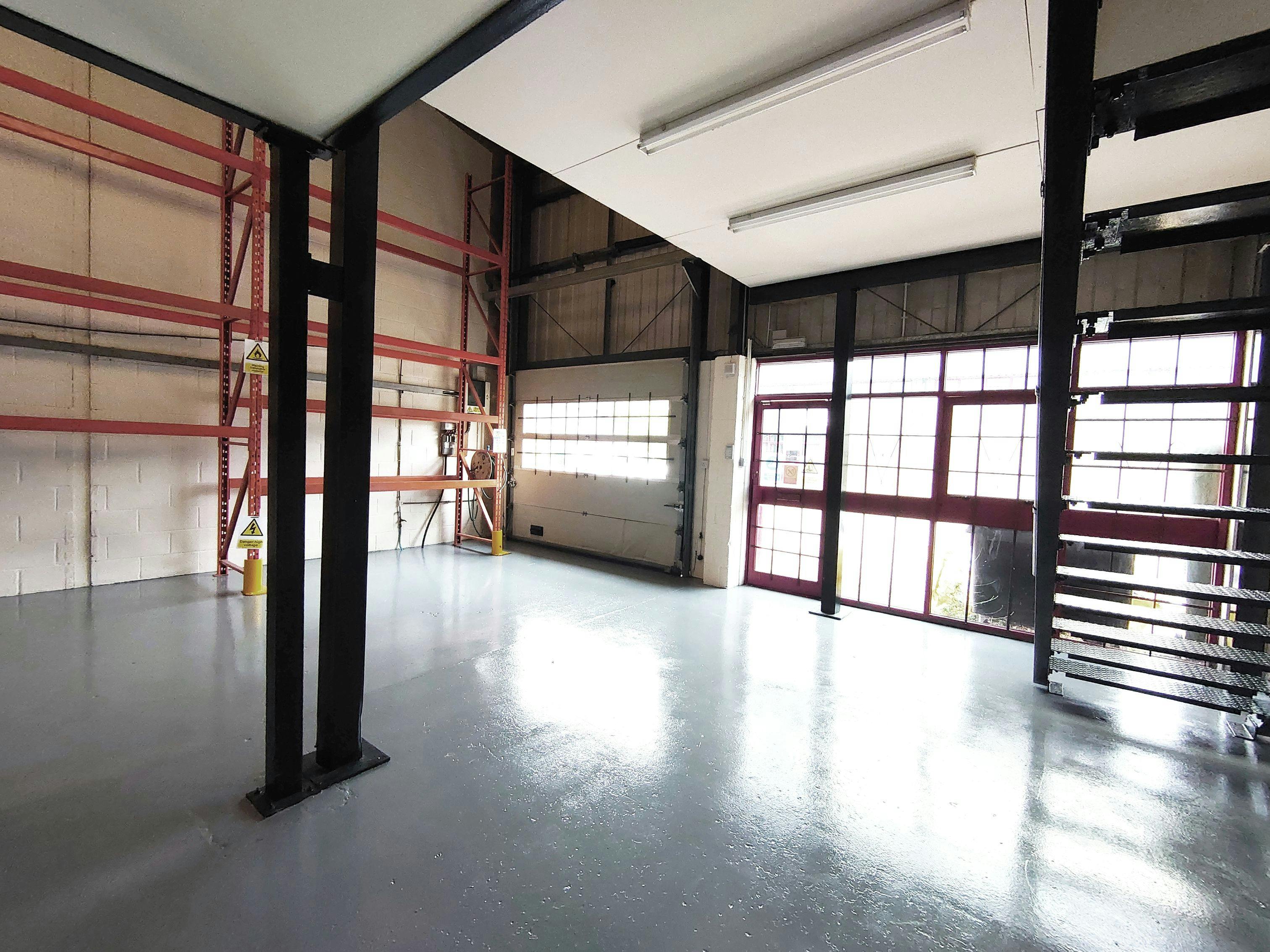 Industrial Unit in Southampton - photo 4