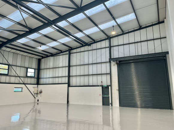 Unit 8 Airlinks Industrial Estate, Heston, Heathrow To Let - Warehouse 2.jpg