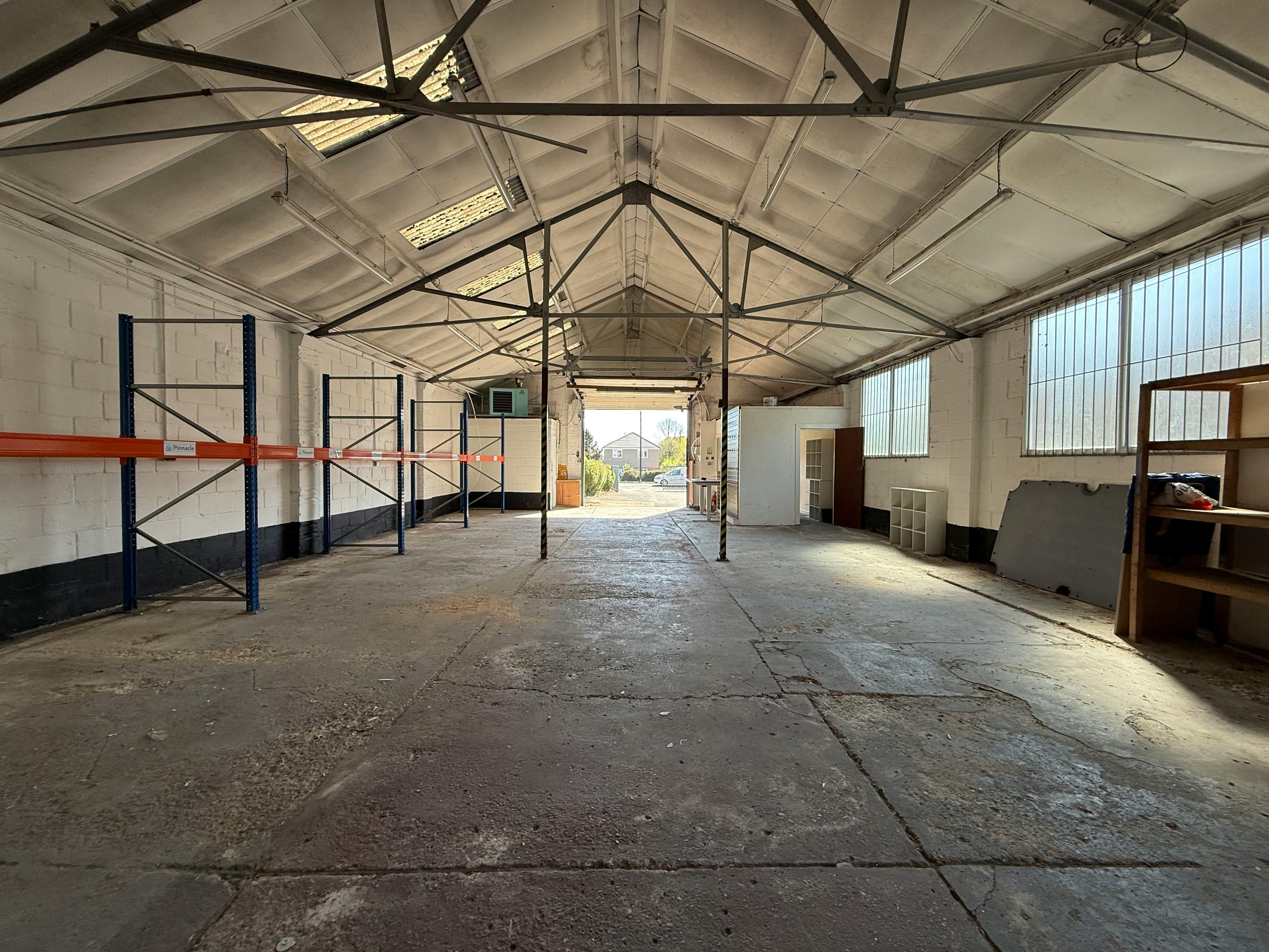 Industrial Unit in Waterlooville - photo 3